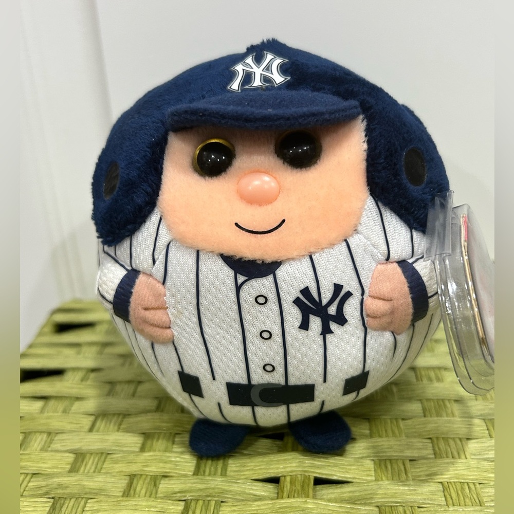 TY Beanie Ballz Rookie NY Yankees Plush Aaron Judge SGA w/ Tag Protector